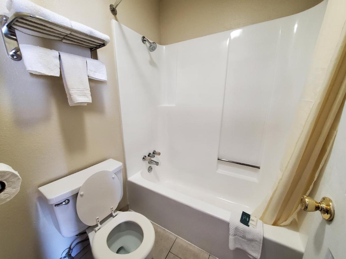 Relax Inn Henryetta エクステリア 写真