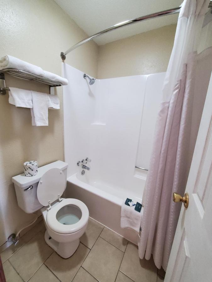 Relax Inn Henryetta エクステリア 写真