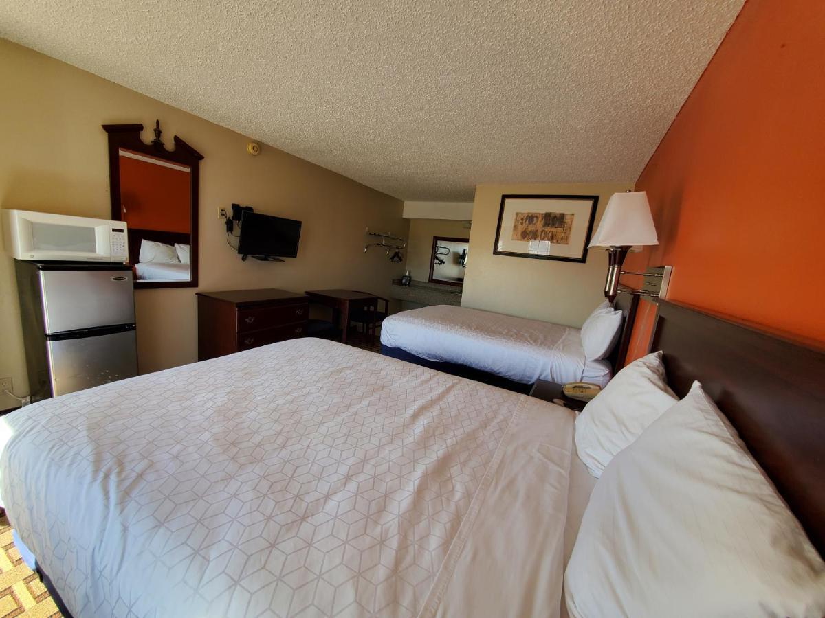 Relax Inn Henryetta エクステリア 写真