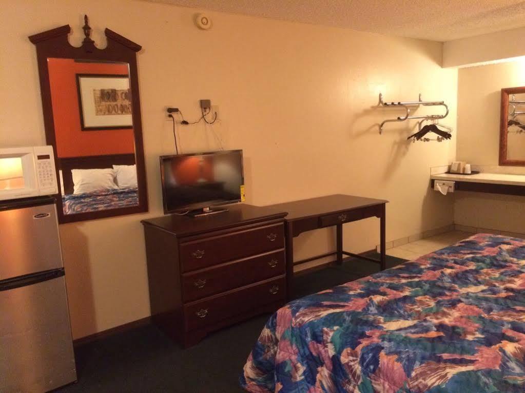 Relax Inn Henryetta エクステリア 写真