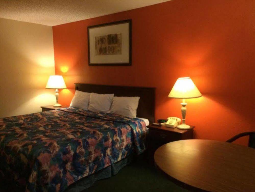 Relax Inn Henryetta エクステリア 写真